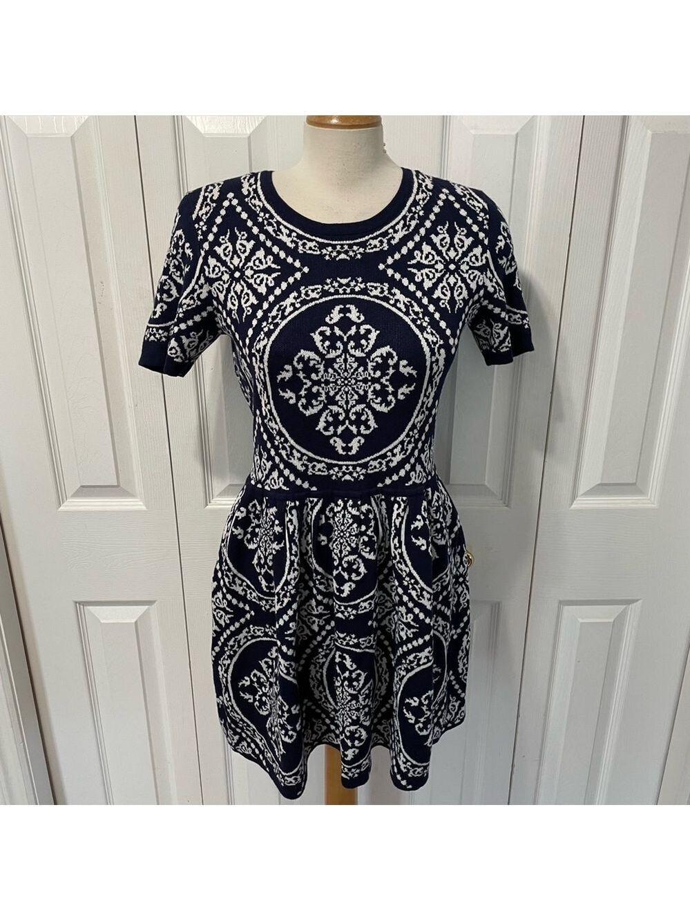 Romeo & Juliet Couture Navy and White Knit Short Sleeve Mini Dress